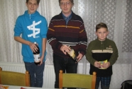 6. turnaj O pohár Jiskra HB 8.1.16 vítězové turnaje z leva druhý Jakub Satrapa,Roman Vincze a Ruda Jun