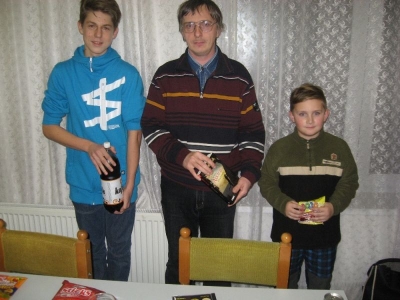 6. turnaj O pohár Jiskra HB 8.1.16 vítězové turnaje z leva druhý Jakub Satrapa,Roman Vincze a Ruda Jun